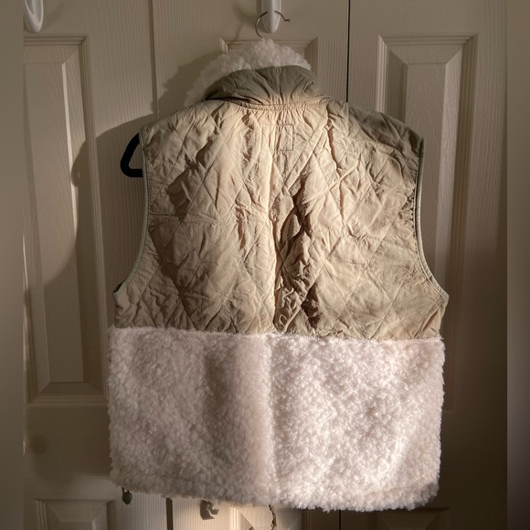 Abercrombie & Fitch Women Vest - Picture 5 of 7